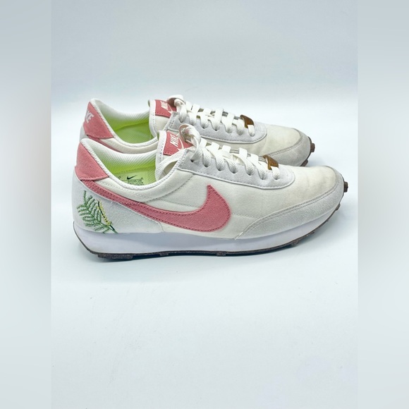 WOMENS NIKE DAYBREAK SIZE 7 - Picture 4 of 6